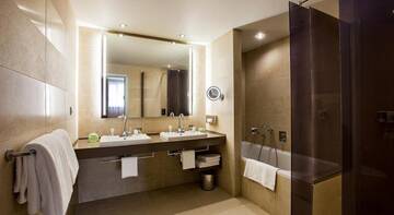 Привилегированный люкс (2 взрослых) в Гостинице Mercure Тюмень Центр